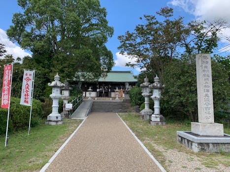 韩国大学生“借投”风潮蔓延；社会各界呼吁加强金融风险防范。