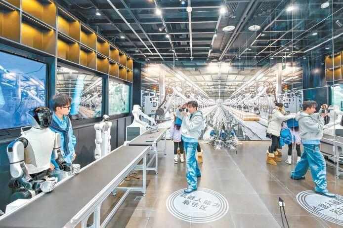  十年积淀铸辉煌；科幻盛会再启程，北京首钢园科技奇观频现。 文化旅游