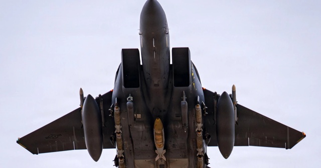  飞行员坠落伊朗能否安全脱险？深度拆解美军机密救援行动 新闻 飞行员坠落伊朗能否安全脱险？深度拆解美军机密救援行动 新闻