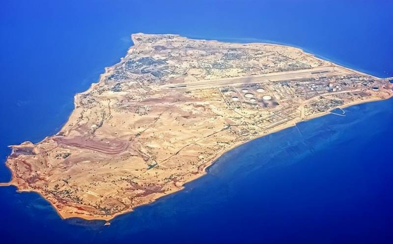  【技术深度】幻影2000-9空袭背后的战术逻辑：解析阿联酋空军对伊朗炼油厂的精准打击 新闻