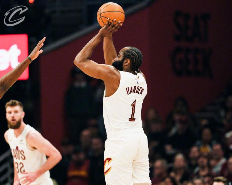  从122-116险胜看骑士战术困局：四后卫阵型的深层悖论 体育新闻