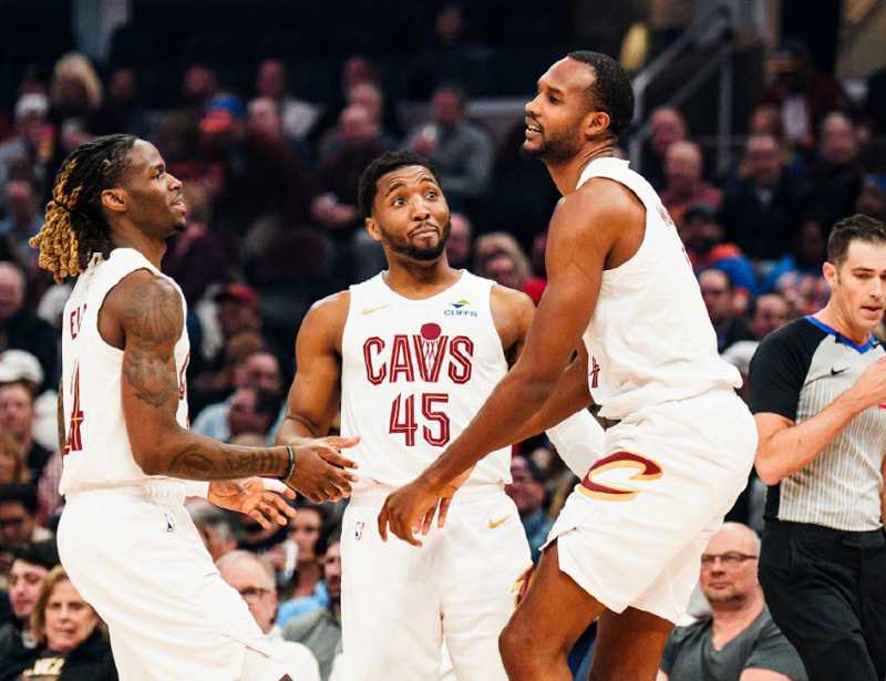  从122-116险胜看骑士战术困局：四后卫阵型的深层悖论 体育新闻