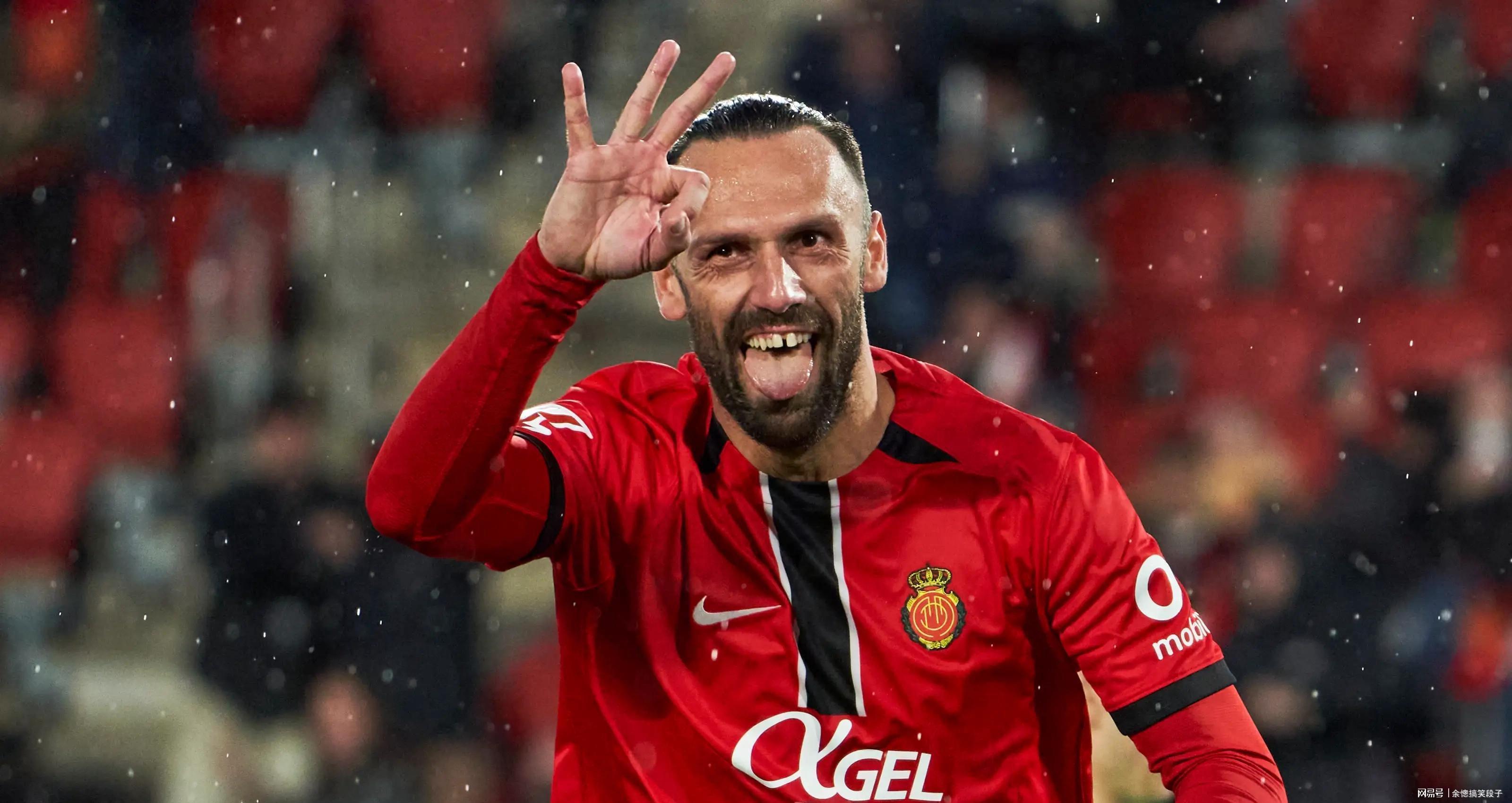  巴萨锋线困局：低成本替代方案的技术拆解与战术适配 体育新闻