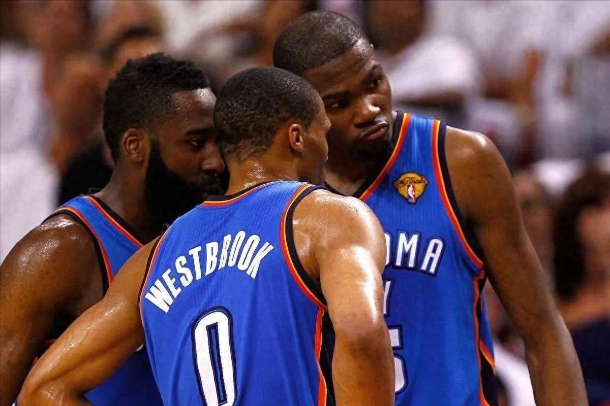  NBA现役MVP版图深度拆解：数据背后的实力博弈与王朝更迭 体育新闻