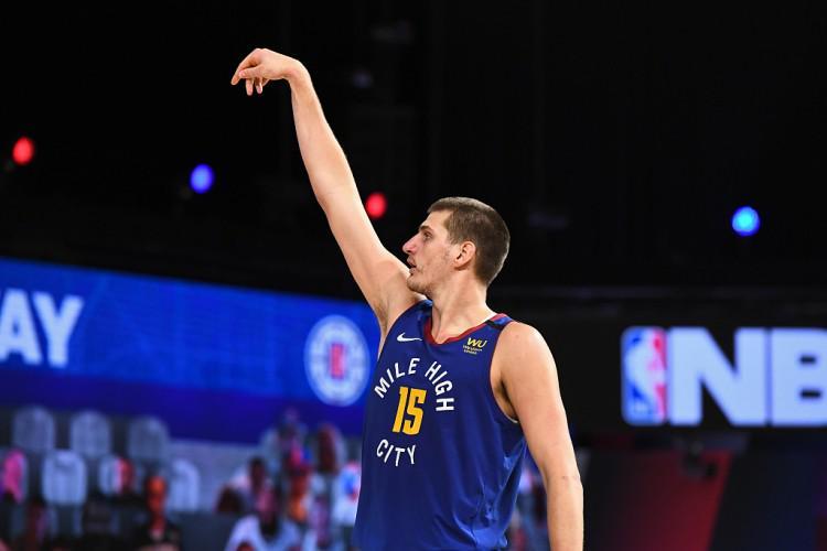  NBA现役MVP版图深度拆解：数据背后的实力博弈与王朝更迭 体育新闻