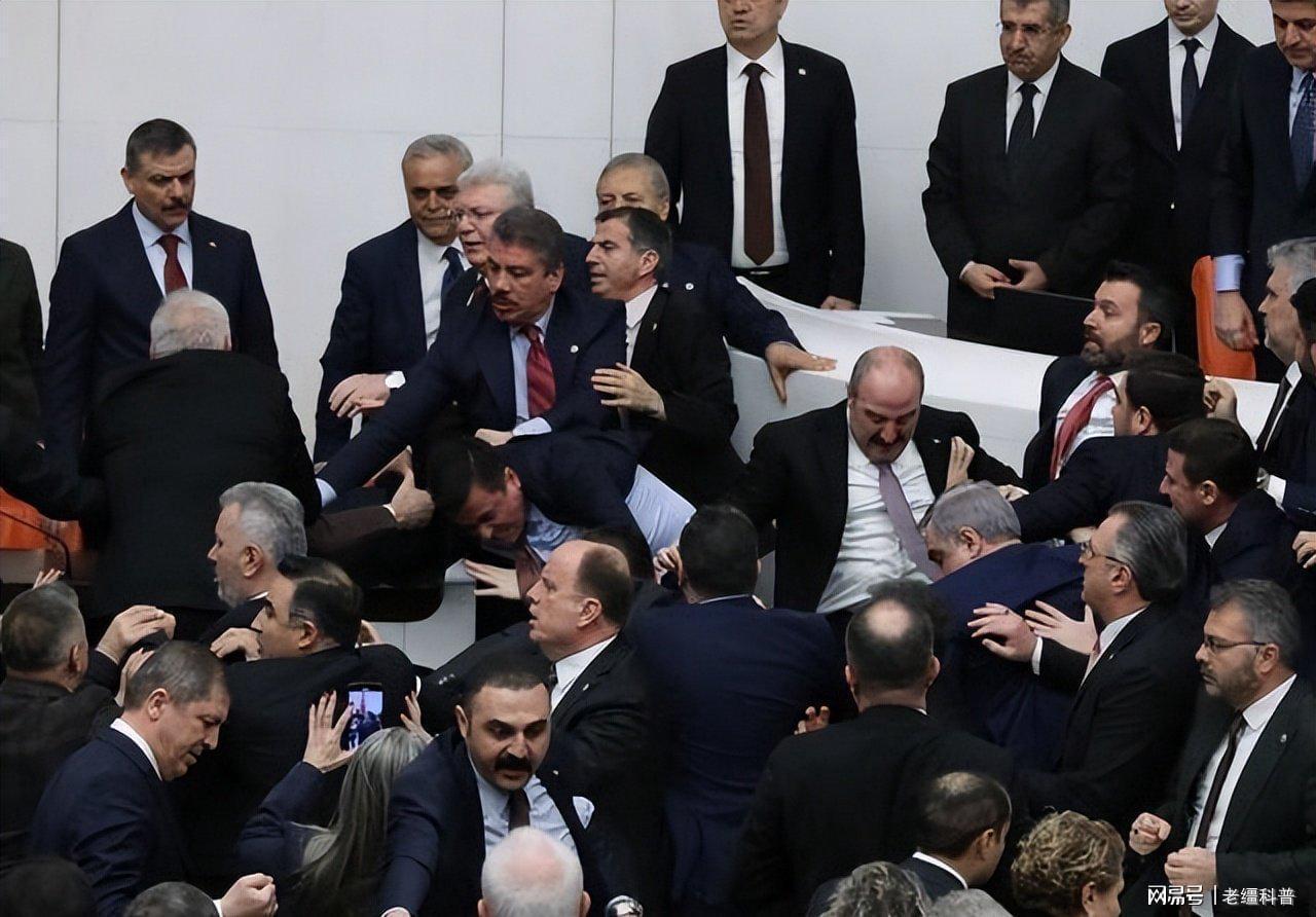  土耳其的底牌：埃尔多安硬刚以色列的深层逻辑 新闻