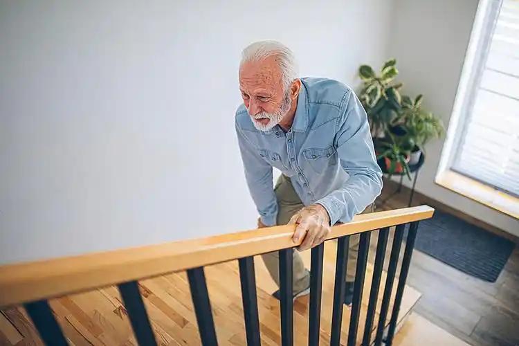  技术拆解：深蹲如何成为膝关节“慢性杀手”？二十年临床数据揭示残酷真相 健康养生