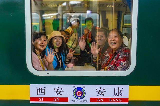 深度丨铁路适老化改造的实践逻辑:西安铁路局银发旅游专列的技术解构与价值验证 新闻